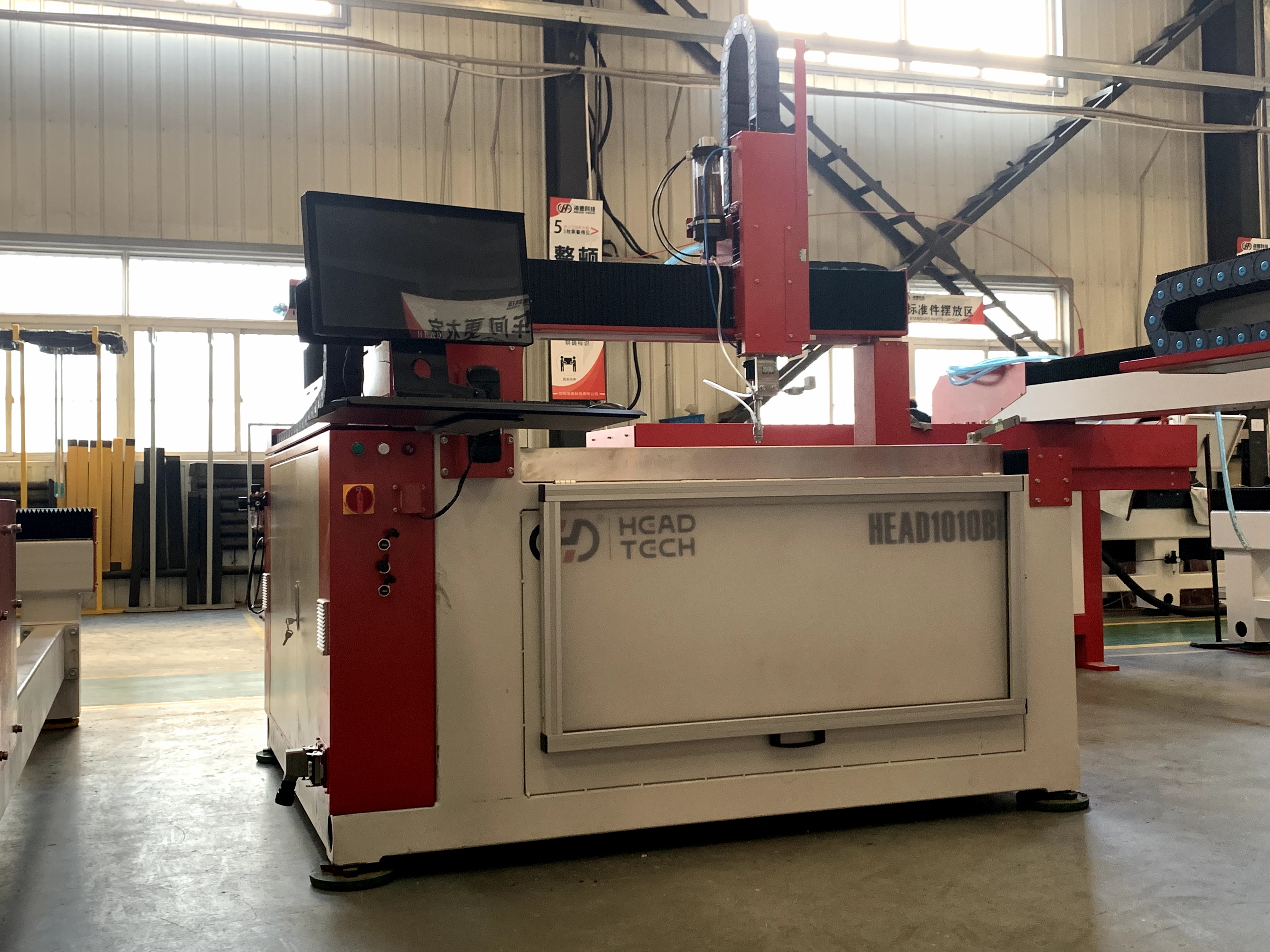 Head1010bb 悬臂三轴+前挡水板-集成控制柜 (20)